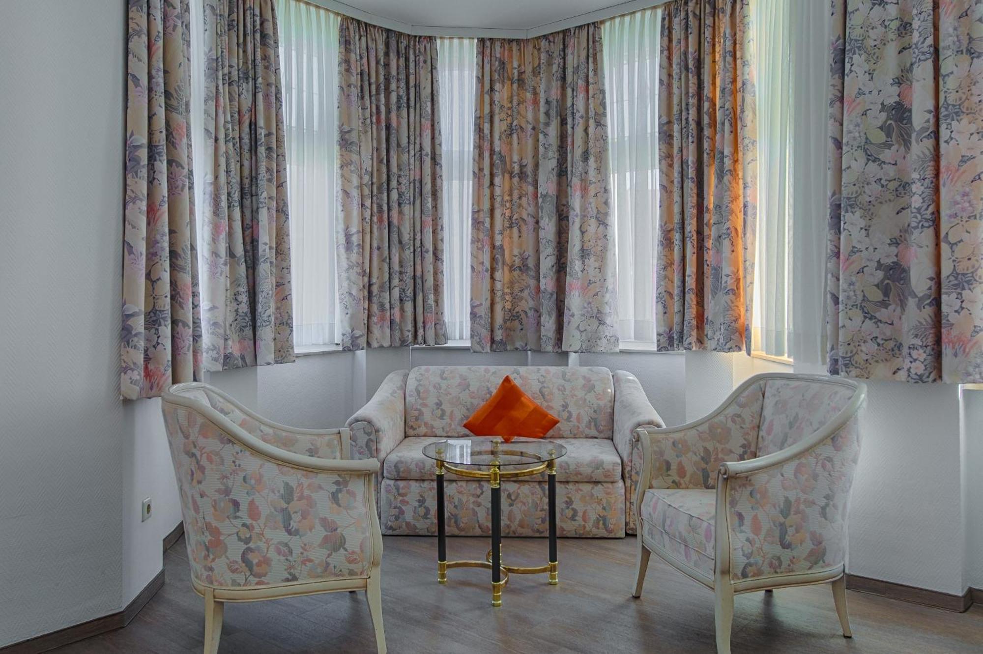 Hotel Fuersteneck Bernburg Bagian luar foto