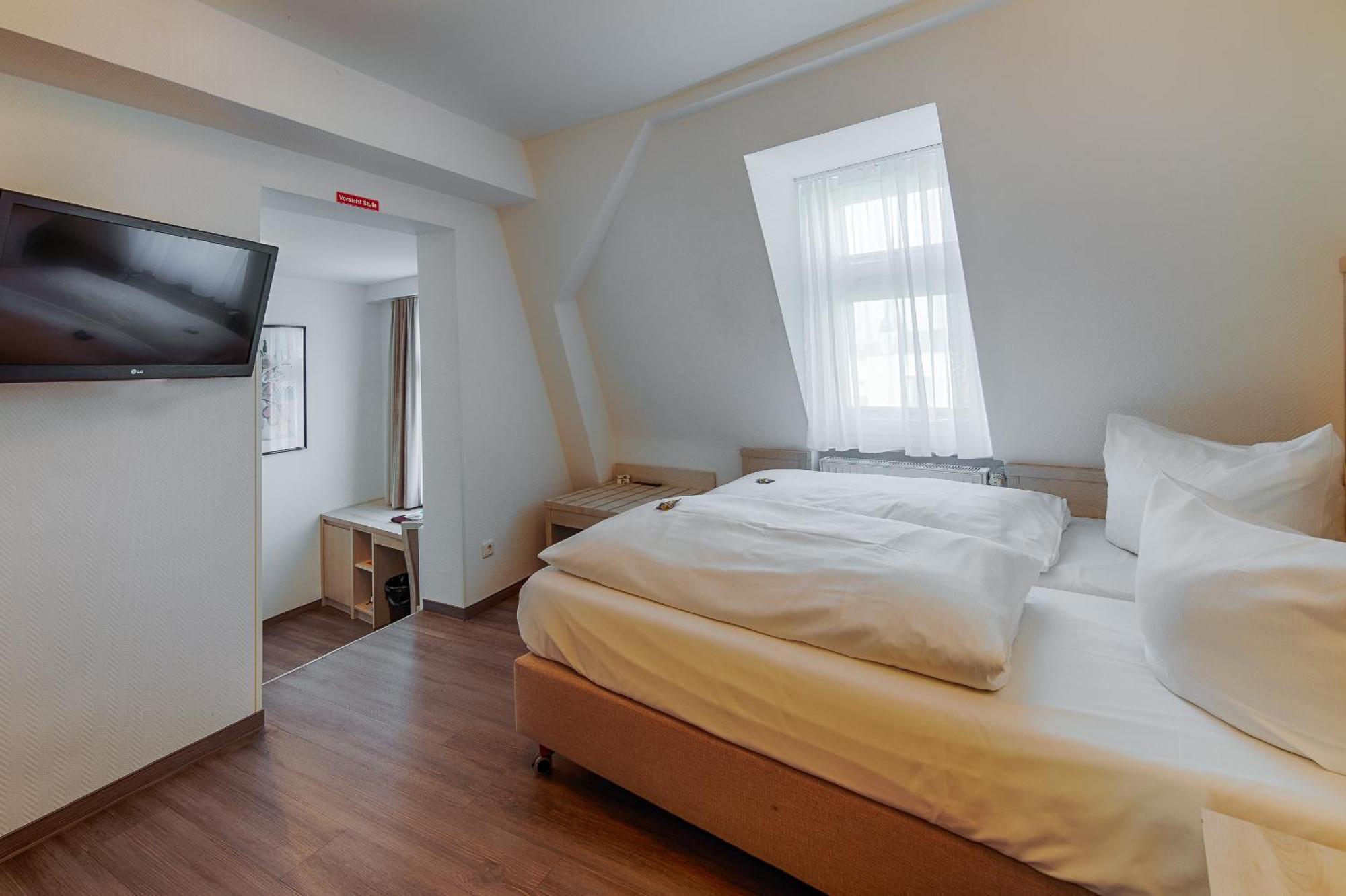 Hotel Fuersteneck Bernburg Bagian luar foto