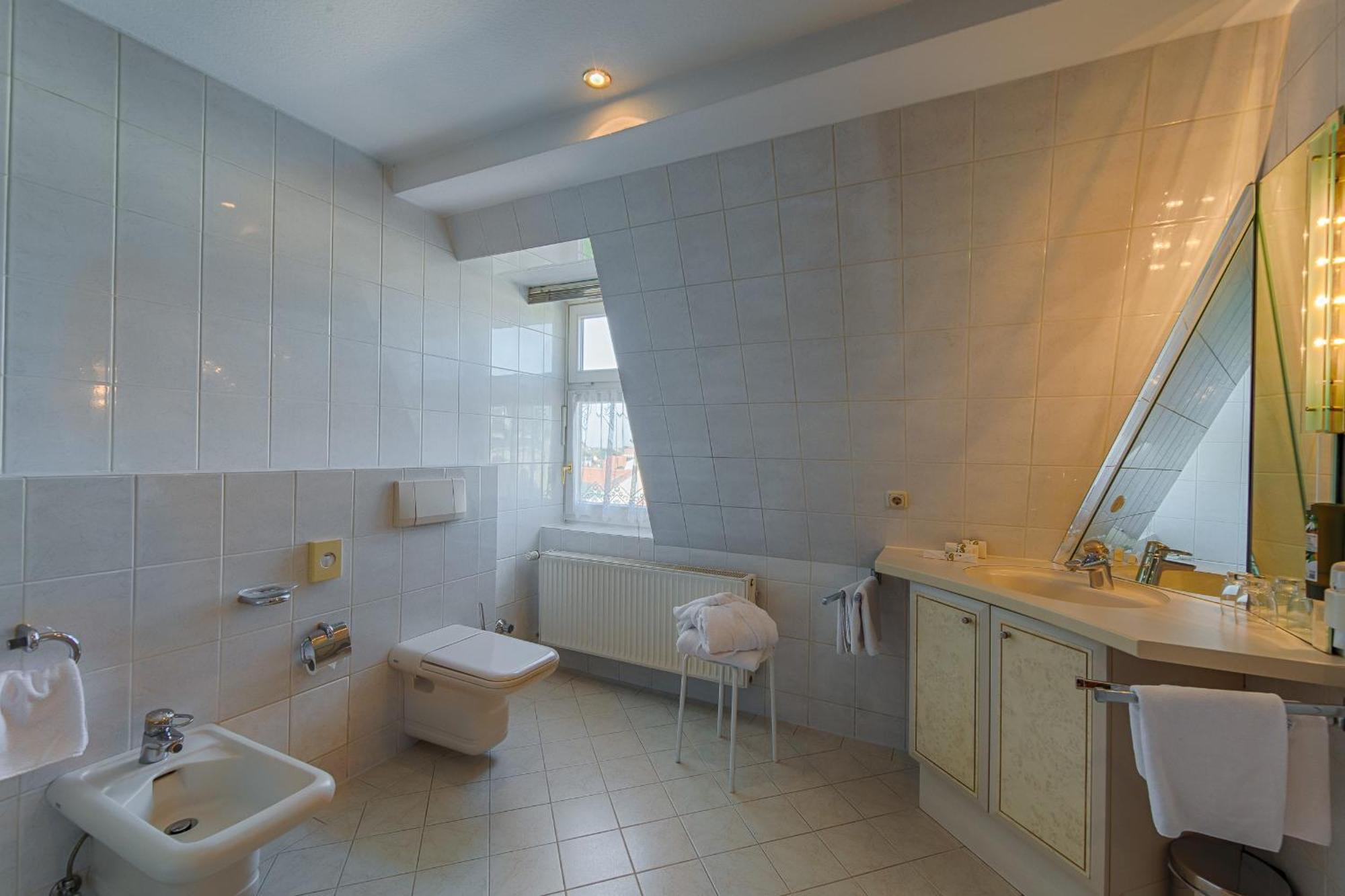 Hotel Fuersteneck Bernburg Bagian luar foto
