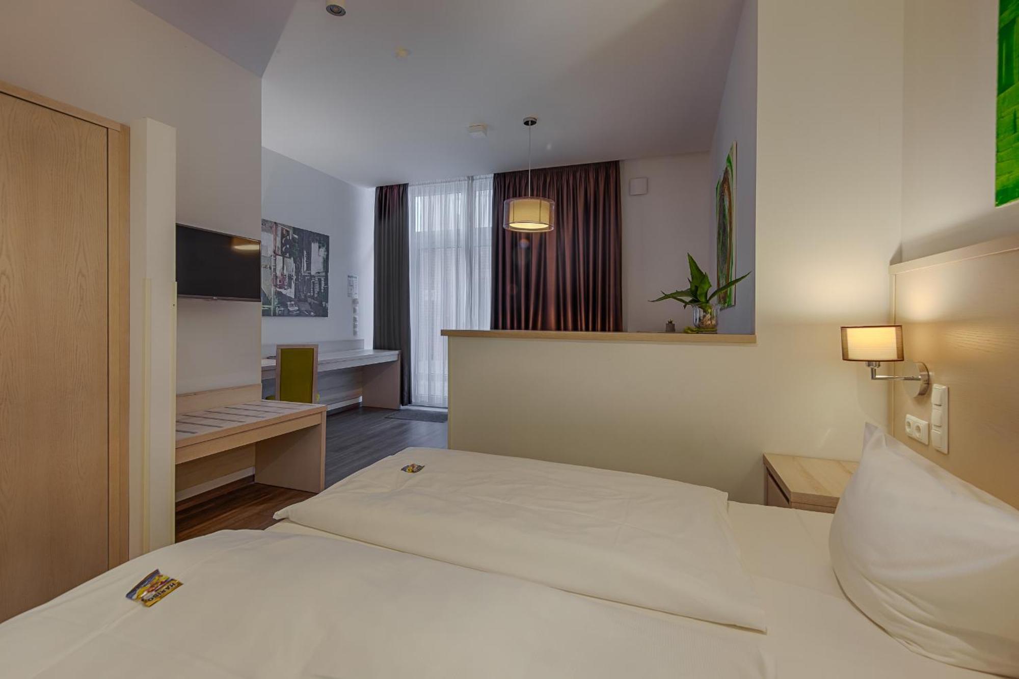 Hotel Fuersteneck Bernburg Bagian luar foto
