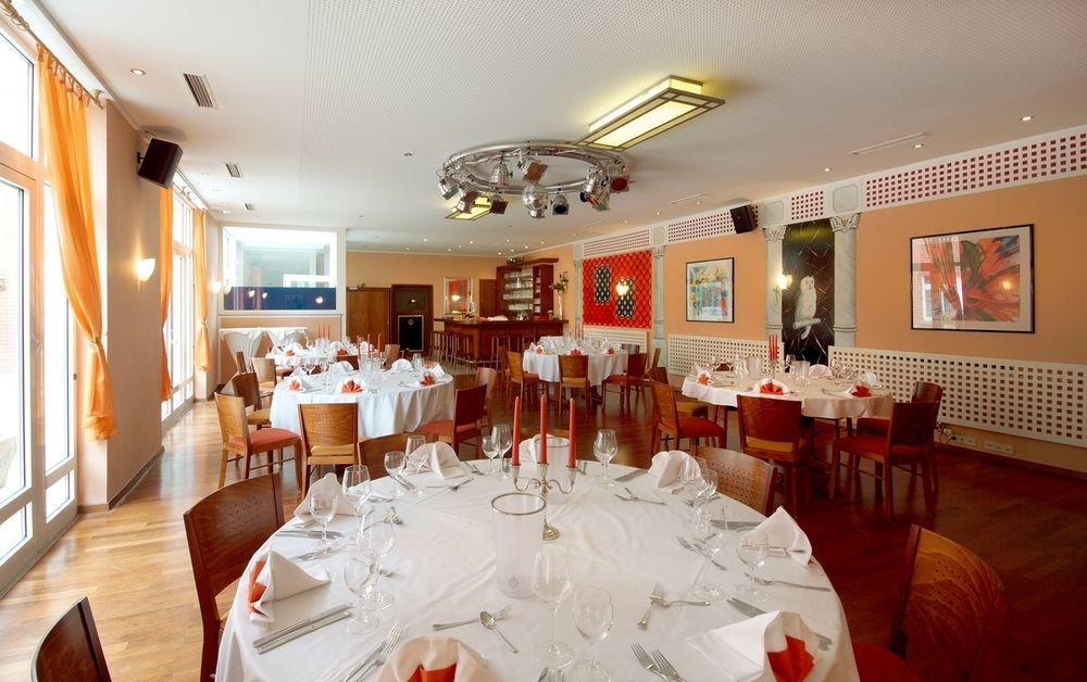 Hotel Fuersteneck Bernburg Bagian luar foto