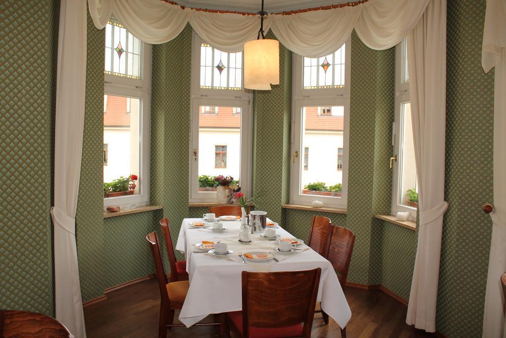 Hotel Fuersteneck Bernburg Bagian luar foto